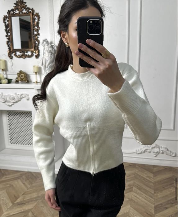 Приталенная кофта