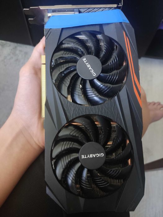 Продам видеокарту rx 570 aorus 4gb