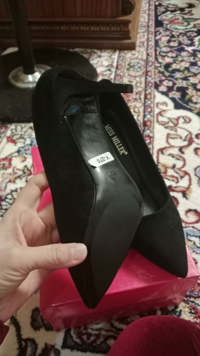 Ayollar poyafzali tufli