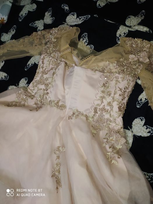 Vând rochie de nașa