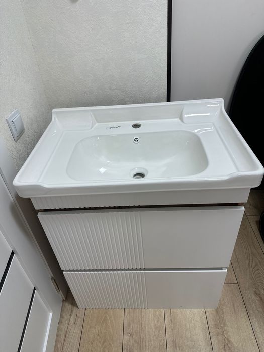 Новая Раковина с тумбой