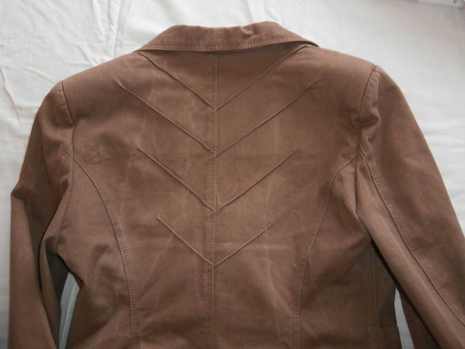 Сака и връхни дрехи на ниски цени