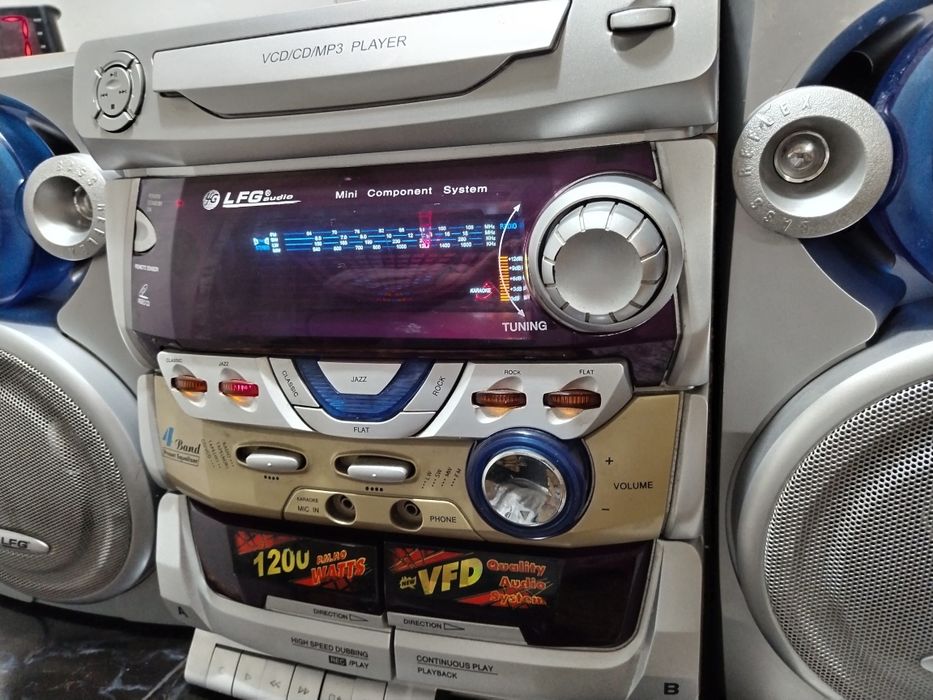 Combina audio LFG stereo cu boxe