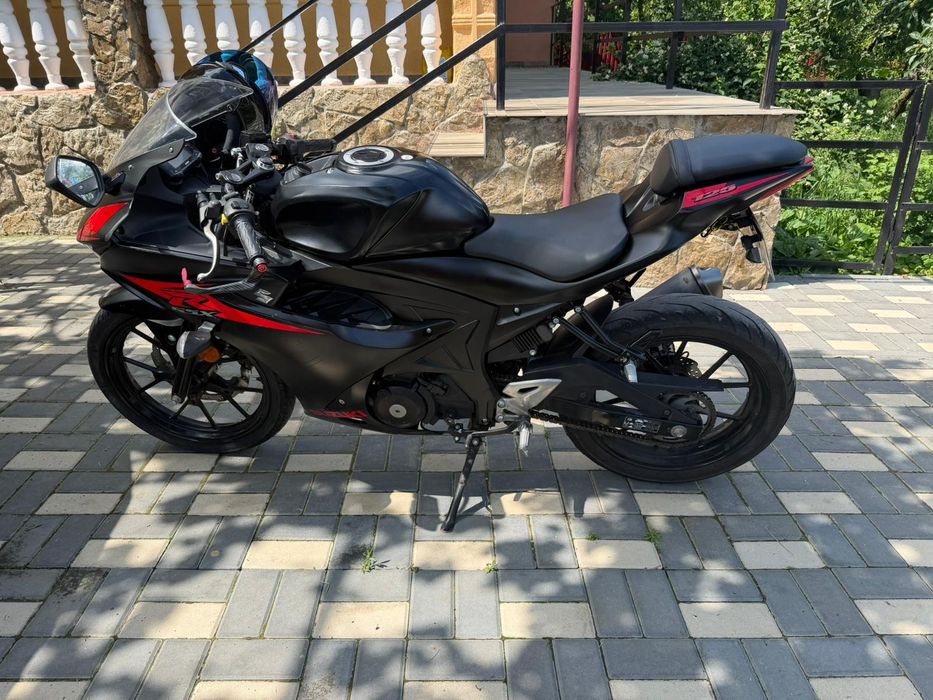 Vând suzuki gsx R 125 categoria A1