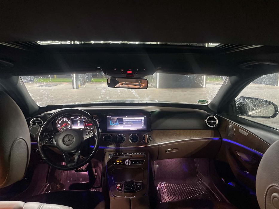 Mercedes E 200  W213