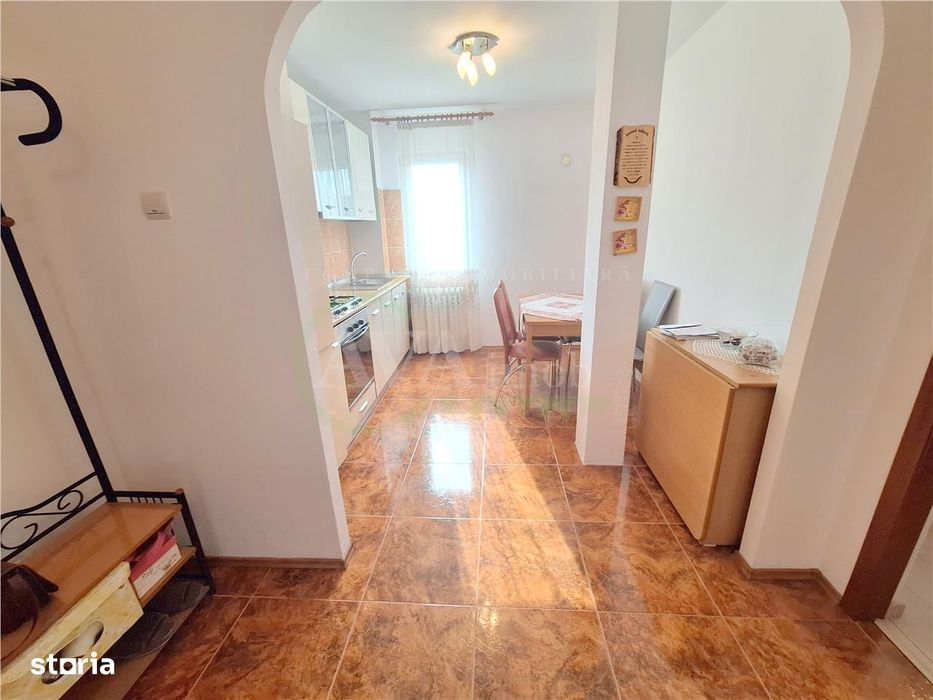 Apartament 2 camere, etaj 2, semimobilat, zona Narcisa