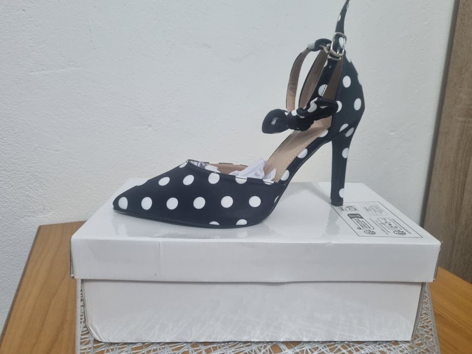 Vand Pantofi stileto