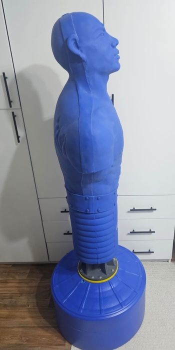 Герман , боксёрская груша