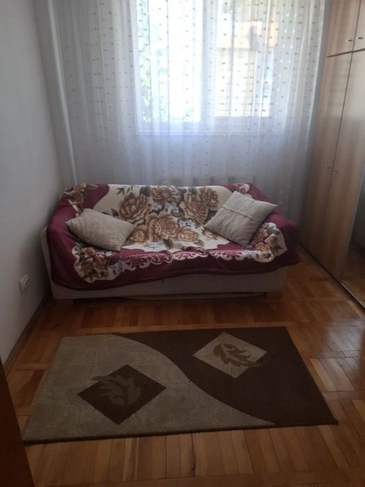 De închiriat apartament!