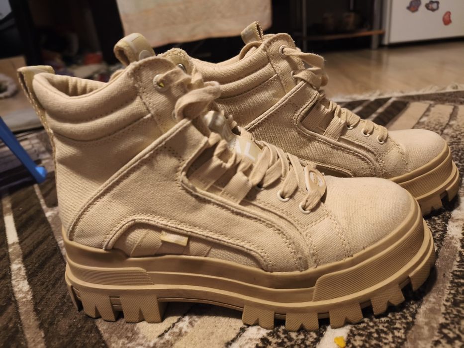 Botine dama Buffalo MID cream