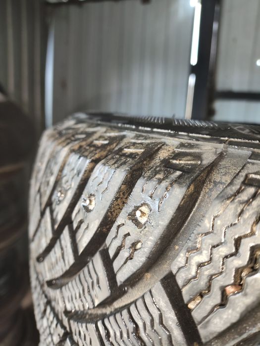 Продам шины ш215в65д16