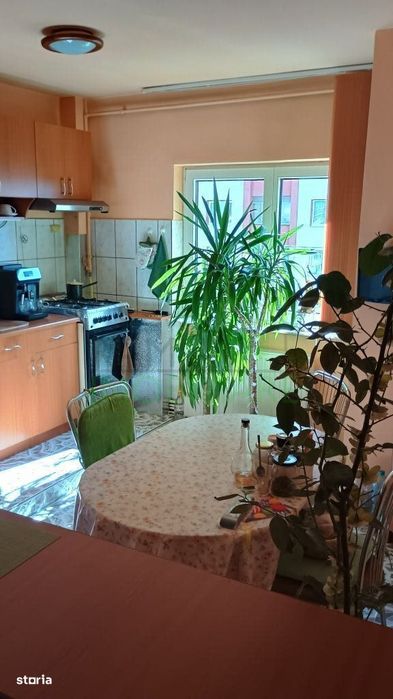 Apartament spațios cu 3 camere, 78 mp, 2 băi și 2 balcoane – Vlahuta