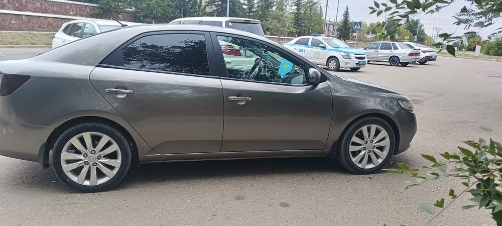 Продаю Kia Cerato 2011 года