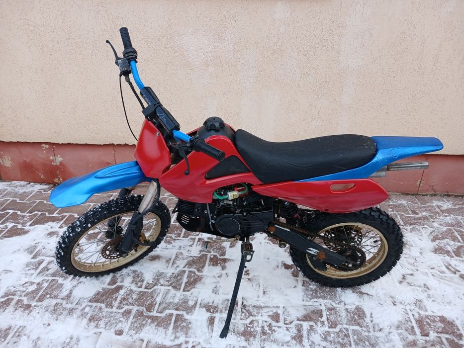 Cross 125cc în 4 timpi