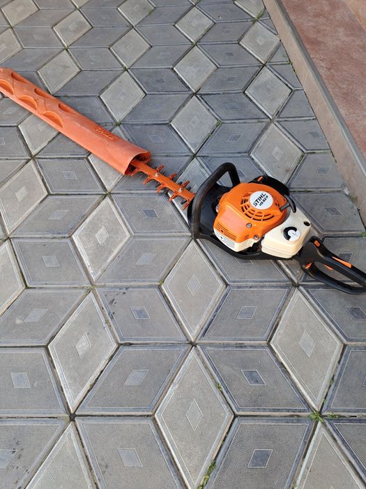 Foarfeca Gard Viu Stihl HS 82 R