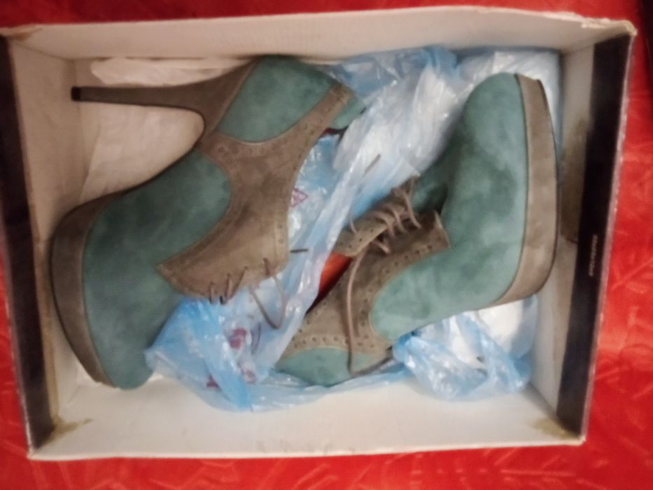 Pantofi cu toc de piele