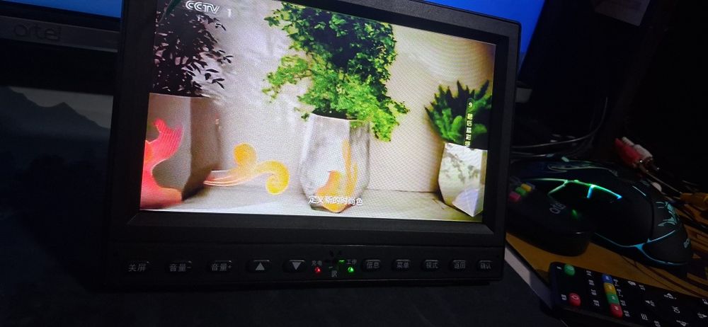 Портотивний мини телевизор с вайфай