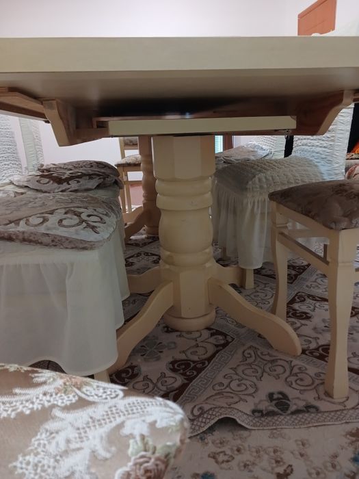 Продам Стол гостинный