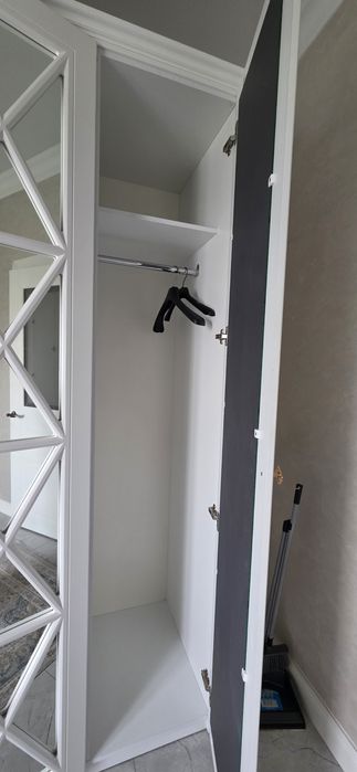 Продаётся шкаф в прихожую