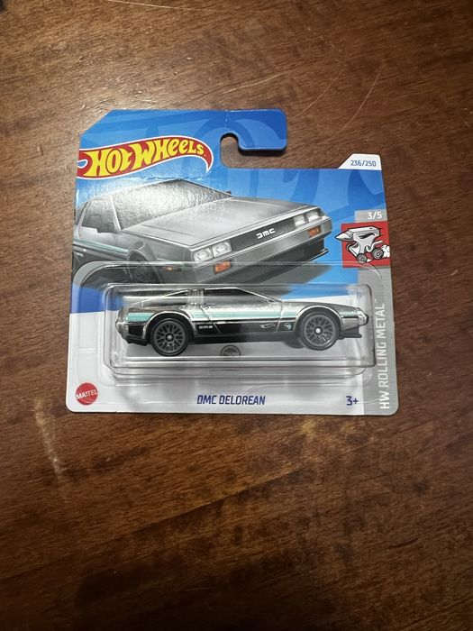 Hot Wheels treasure find DELOREAN