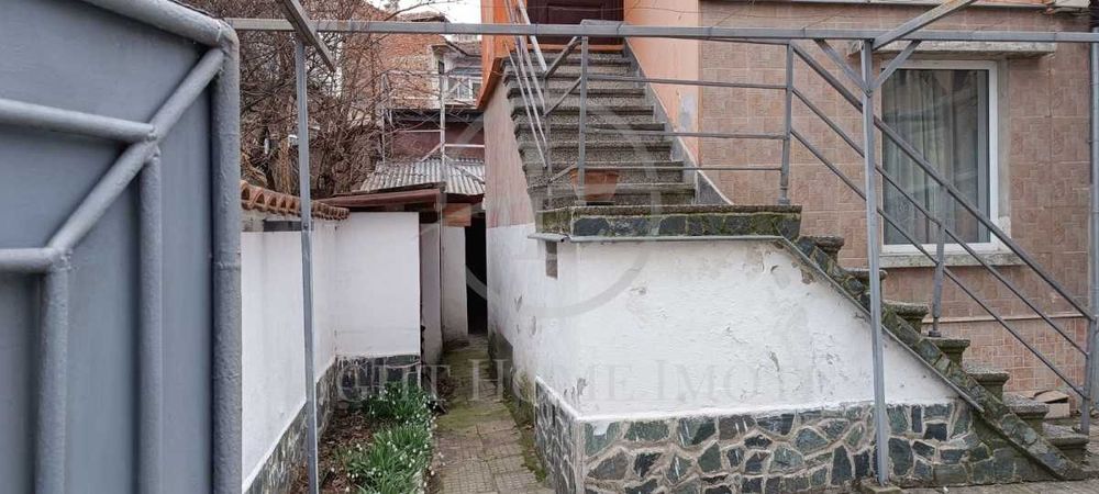 Продава се Етаж от къща в Пловдив, Център - 64 кв.м за 3282 €/кв.м - Снимка #11