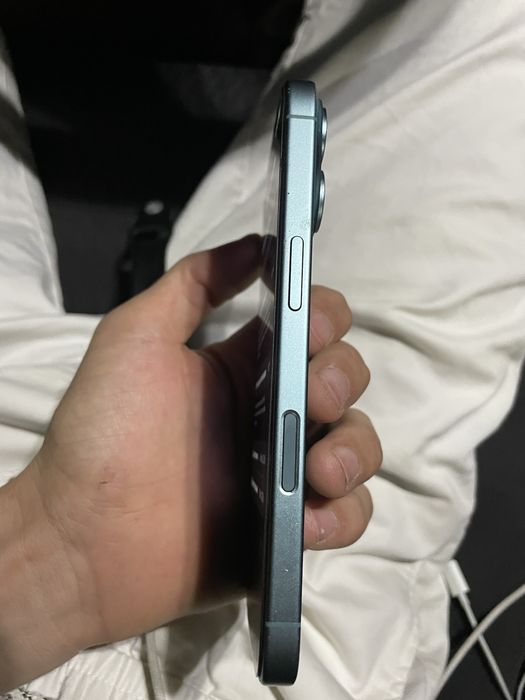 Iphone 16 синий цвет
