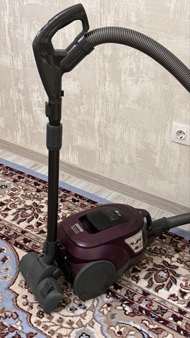 Пылесос для дома с контейнером от LG 2000 Вт, дам по очень низкой цене