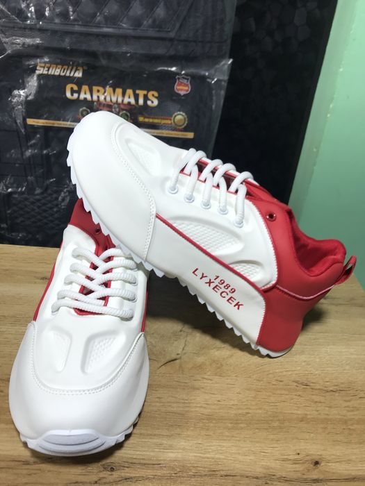 кроссовки хорошего качества