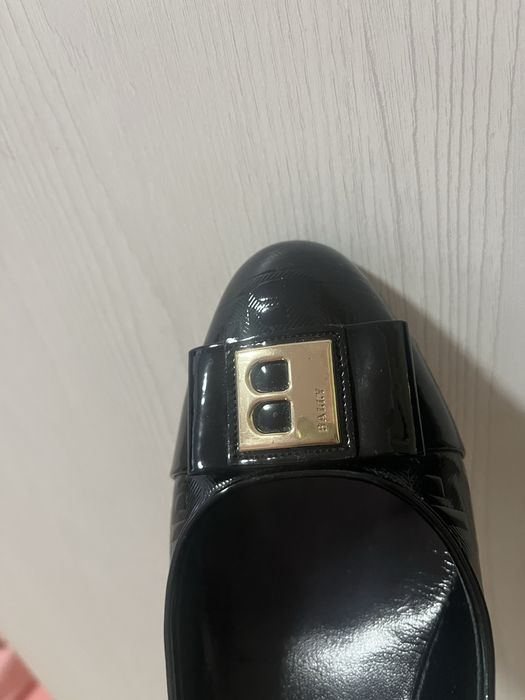 Оригинални токчета лачени bally 38 н cesare paciotti