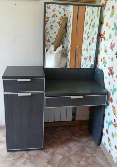 Продам спальный гарнитур