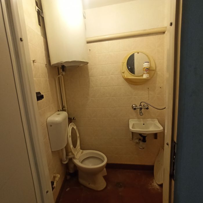 Помещение със статут магазин