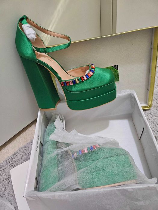 Нови сандали на ток и платформа 38 номер