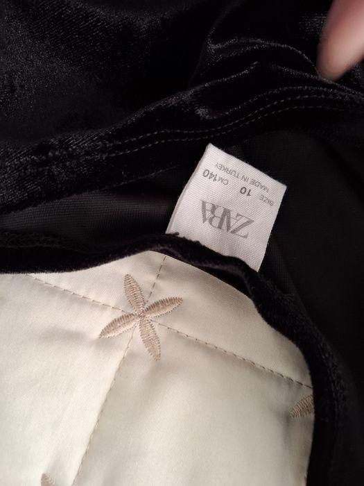 Костюмы ZARA на 8-10 лет