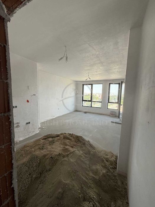 Продава се Двустаен апартамент в Пловдив, Тракия - 72 кв.м за 1289 €/кв.м - Снимка #2