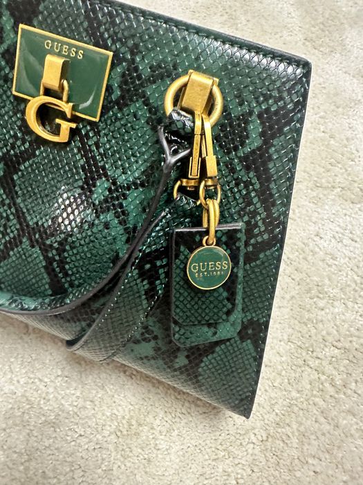 Оригинална Дамска чанта Guess