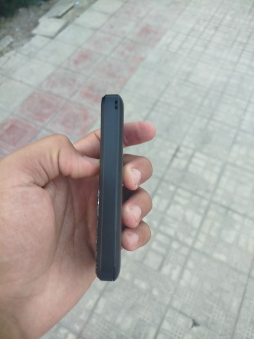 Novey telefon Holati yangi Narxi 150 000 kelishamiz