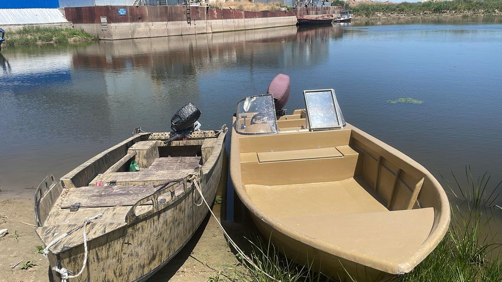 Лодка с  мотором