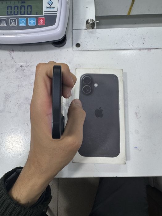 Продам айфон 16, 128GB