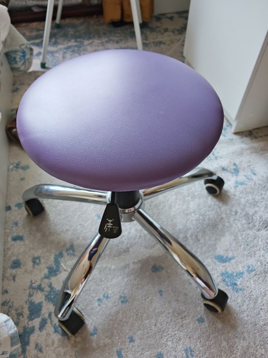 Продам кресло маникюрный