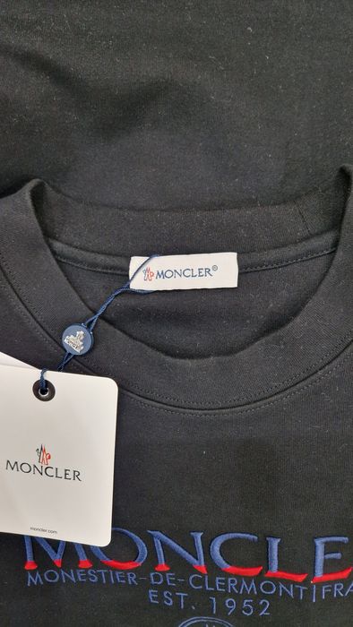 Футболка новая бренд Moncler