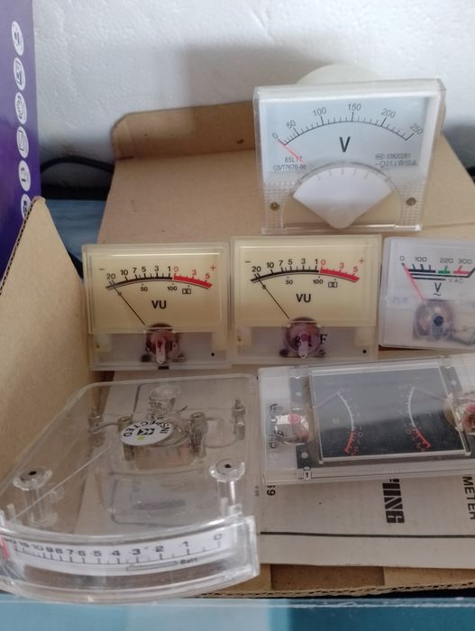 Vu metru ,afișaj  îngust tensiune