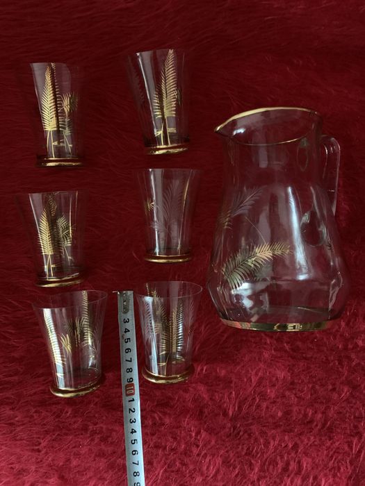 3 различни стъклени/кристални вази, чаши и сервизи/комплекти