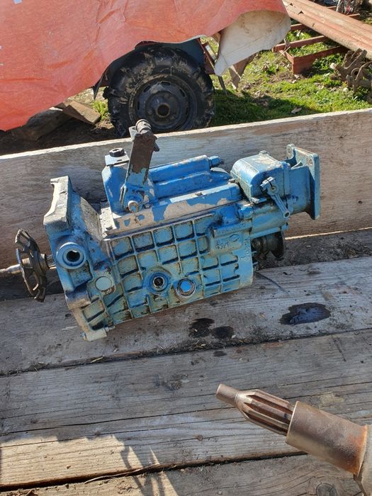 Vand cutie de viteze multicar 350 lei negociabil