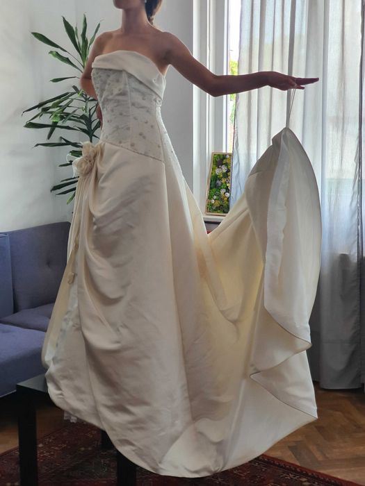 Rochie de mireasa marimea 4 US sau 34 EU