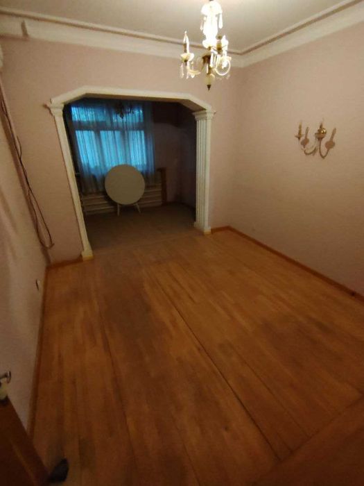 Продается квартира на Карасу-6 3/1/9 с подвалом и своим огородом