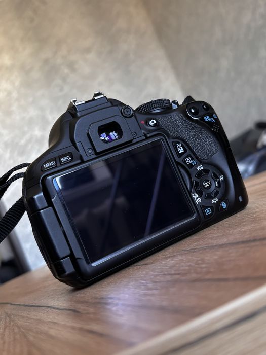 Фотоопарат canon 600D