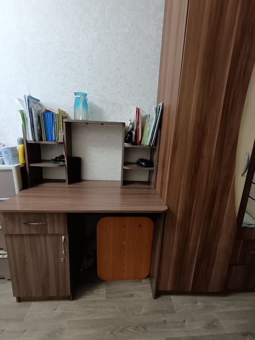 Продаю стол камютерный