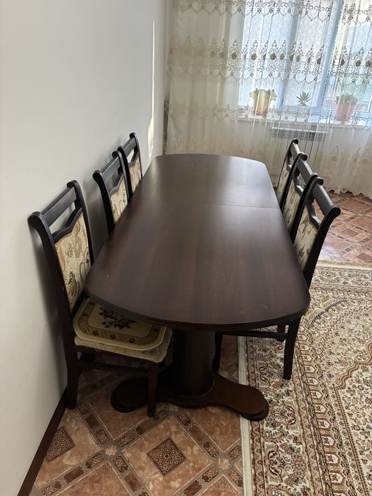 Продам стол деревянный и 6 стульев