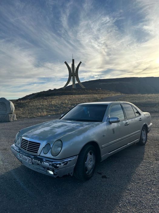 Мерседес бенз е 320