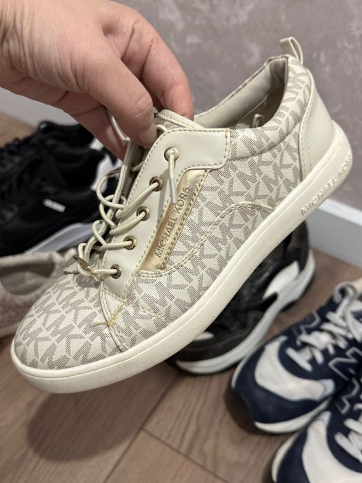 Продам обувь фирменная